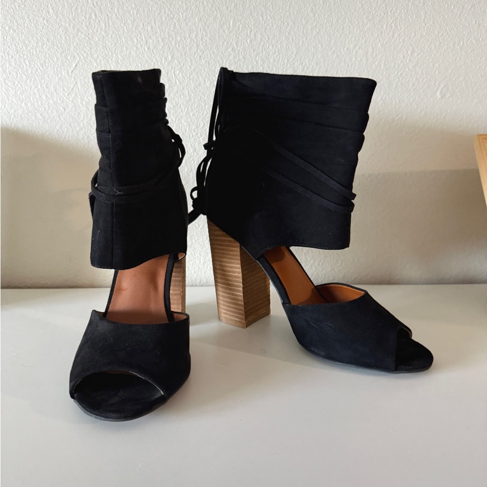 Dolce Vita Black Suede Lace-Up Heels – Size 9